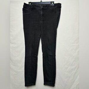 Maurice’s women’s black skinny jeans 14W Regular